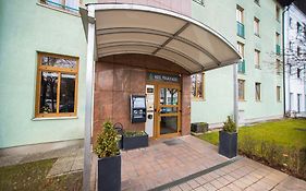 Hotel Perlach Allee by Blattl